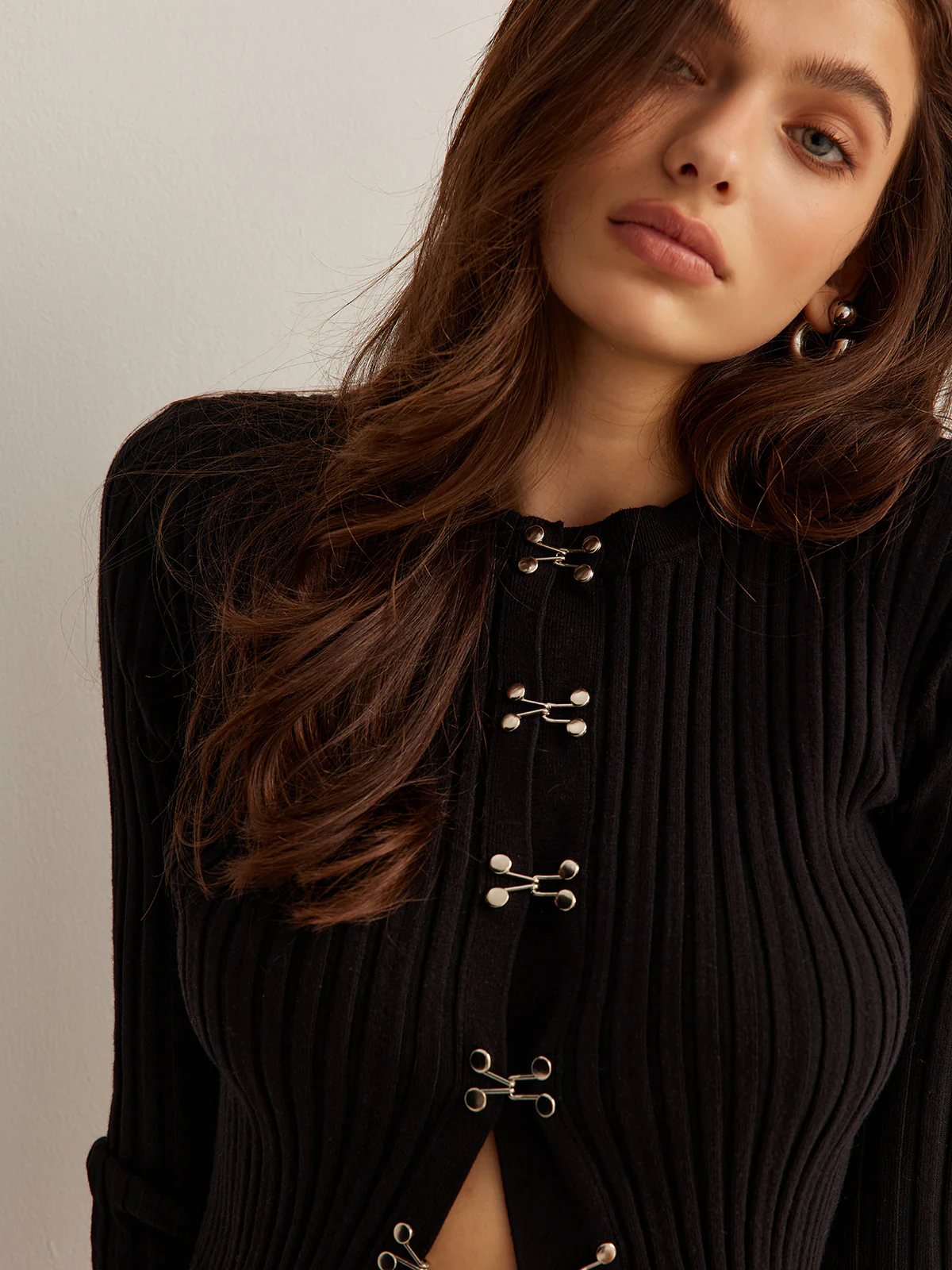 Hook Front Skinny Knit Top - Takermore