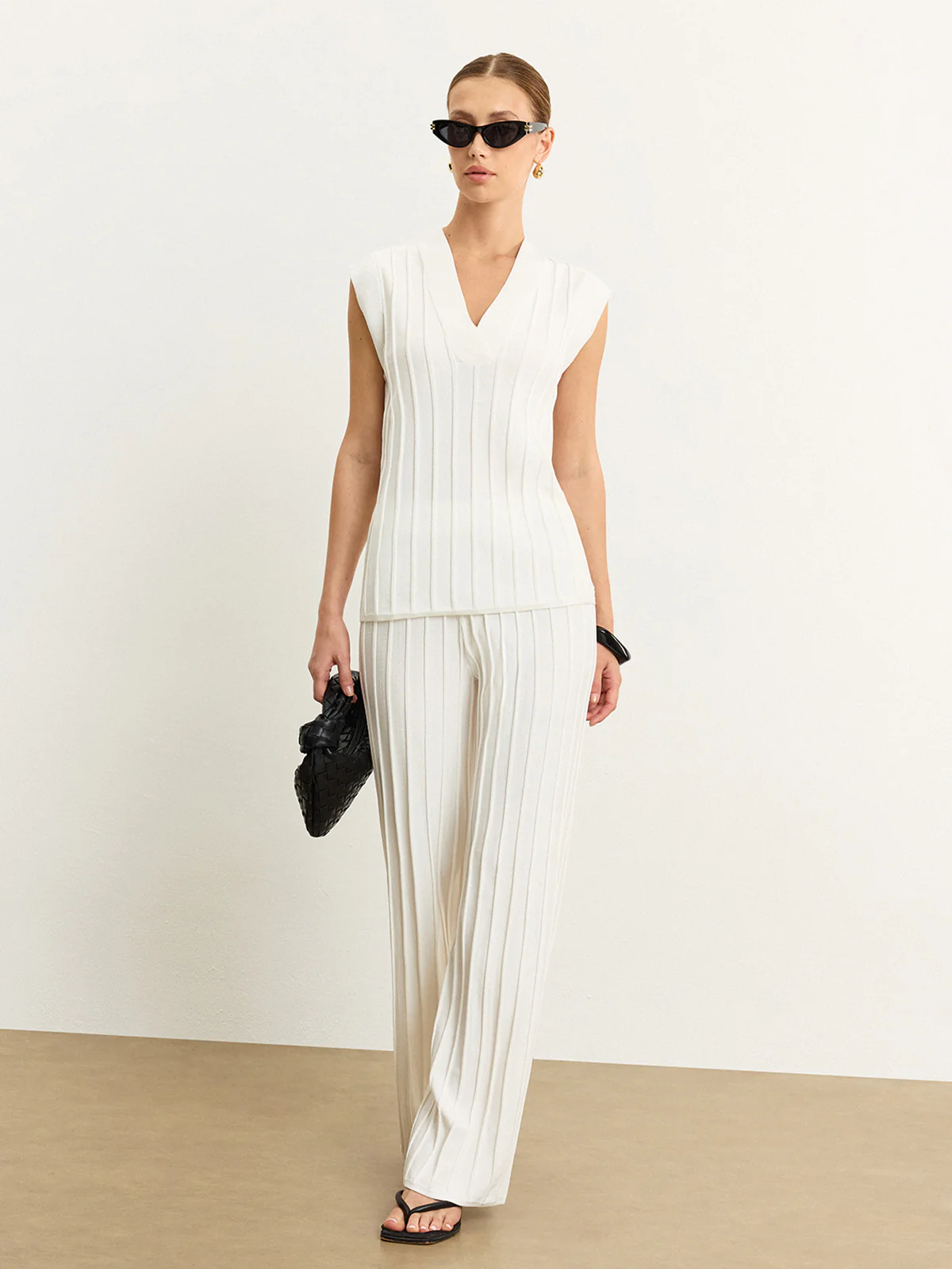 Ribbed Knit V-Neck Tank Top - Takermore