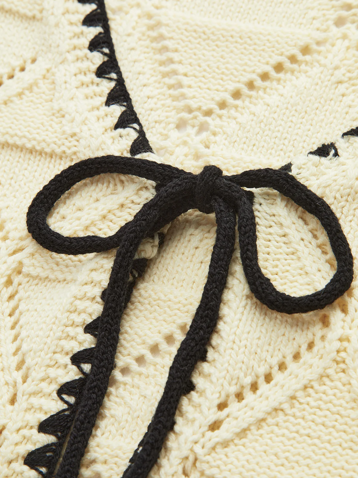 Knotted Contrast Trim Sweater Vest - Takermore