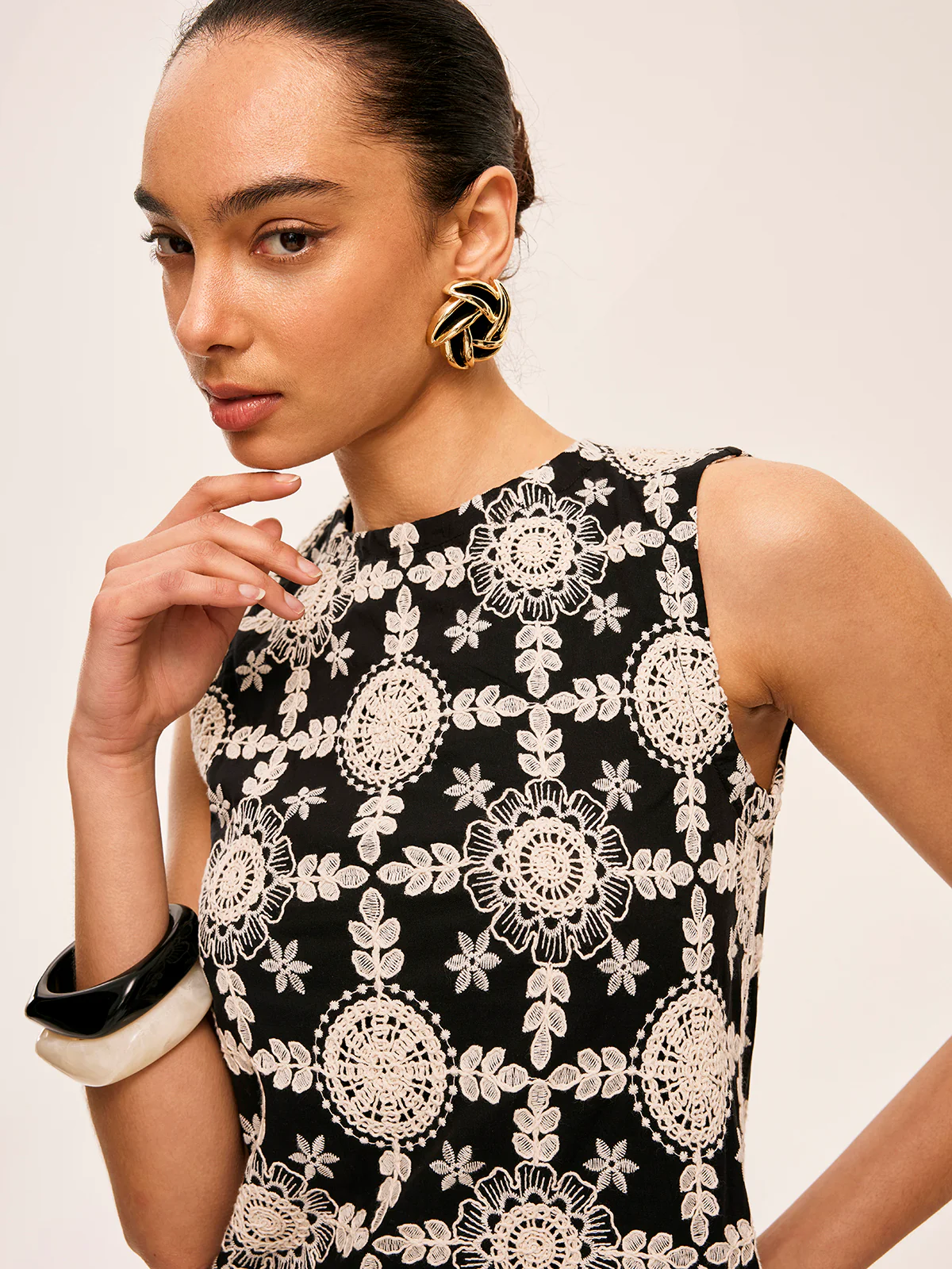 Embroidered Cotton Sleeveless Dress - Takermore