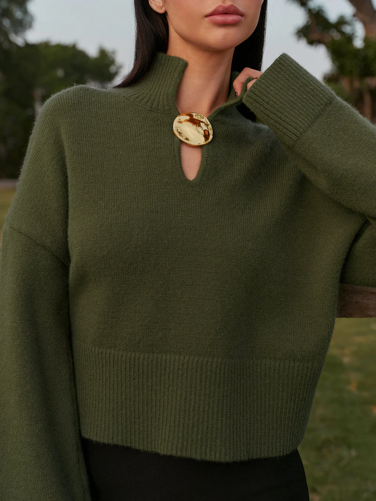 Mock Neck Metal-Detail Short Sweater - Takermore