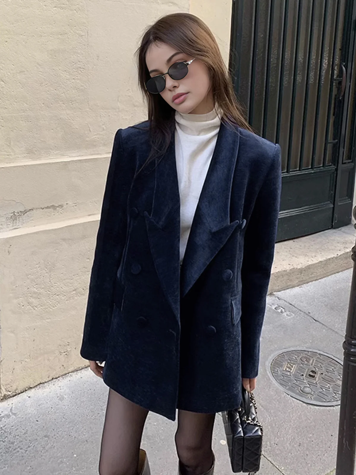 Elegant Shift Button Blazer - Takermore