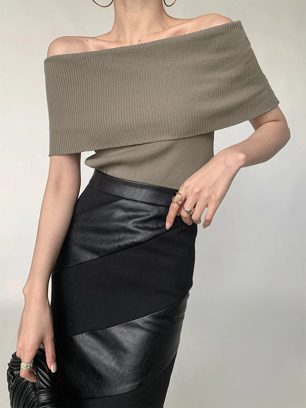 Off-Shoulder Stretch Knit Top - Takermore