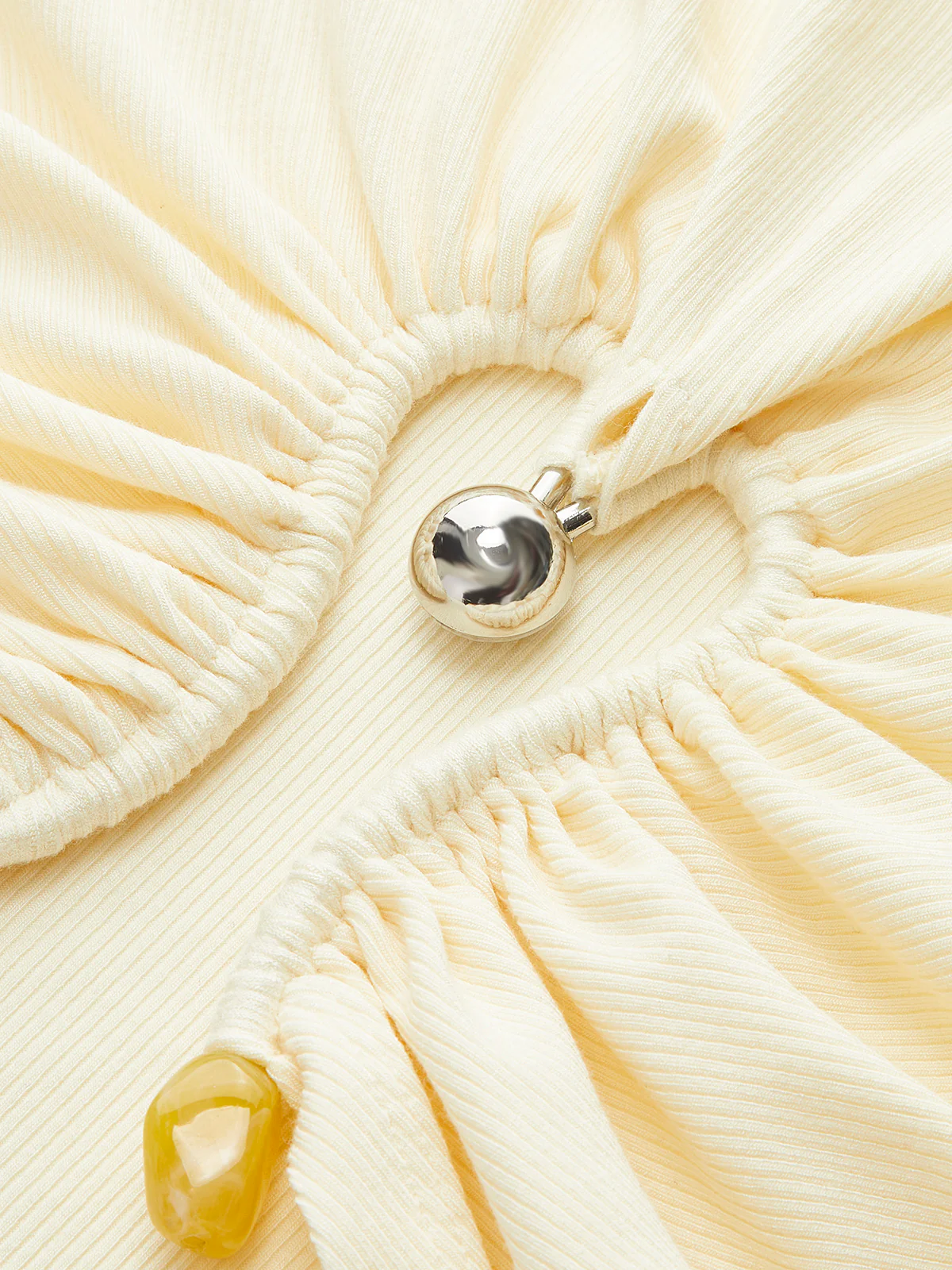 Cut-Out Ruched Metal Detail Ribbed T-Shirt - Takermore