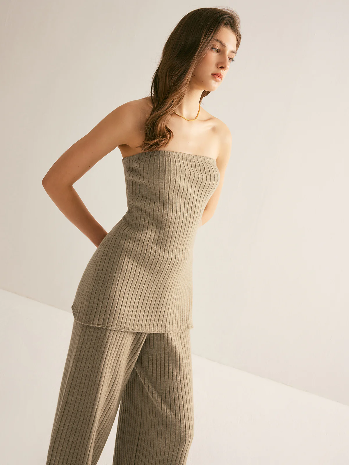 Ribbed Strapless Slit Sweater Vest - Takermore