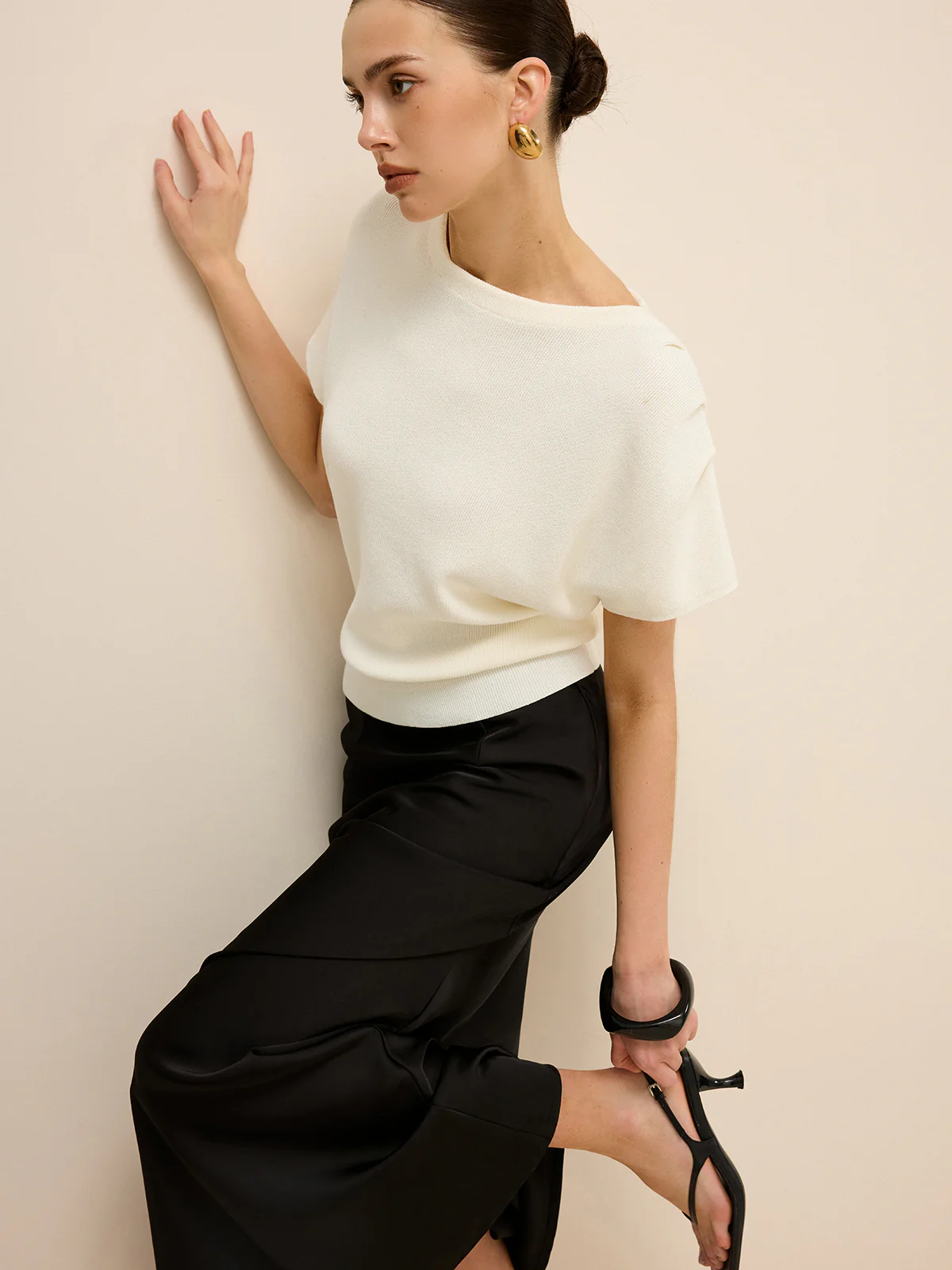 Elasticized Hem Knit Top - Takermore