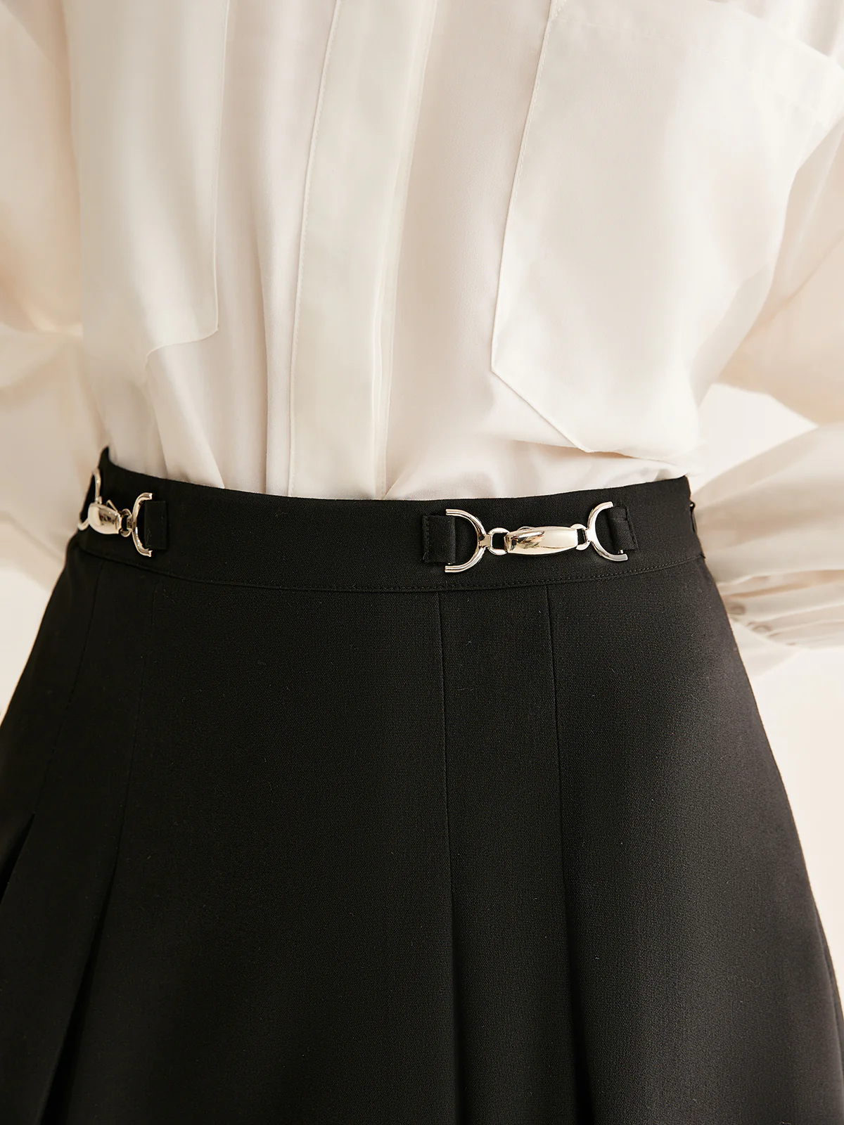 Metal-Belt Pleated Mini Skirt - Takermore