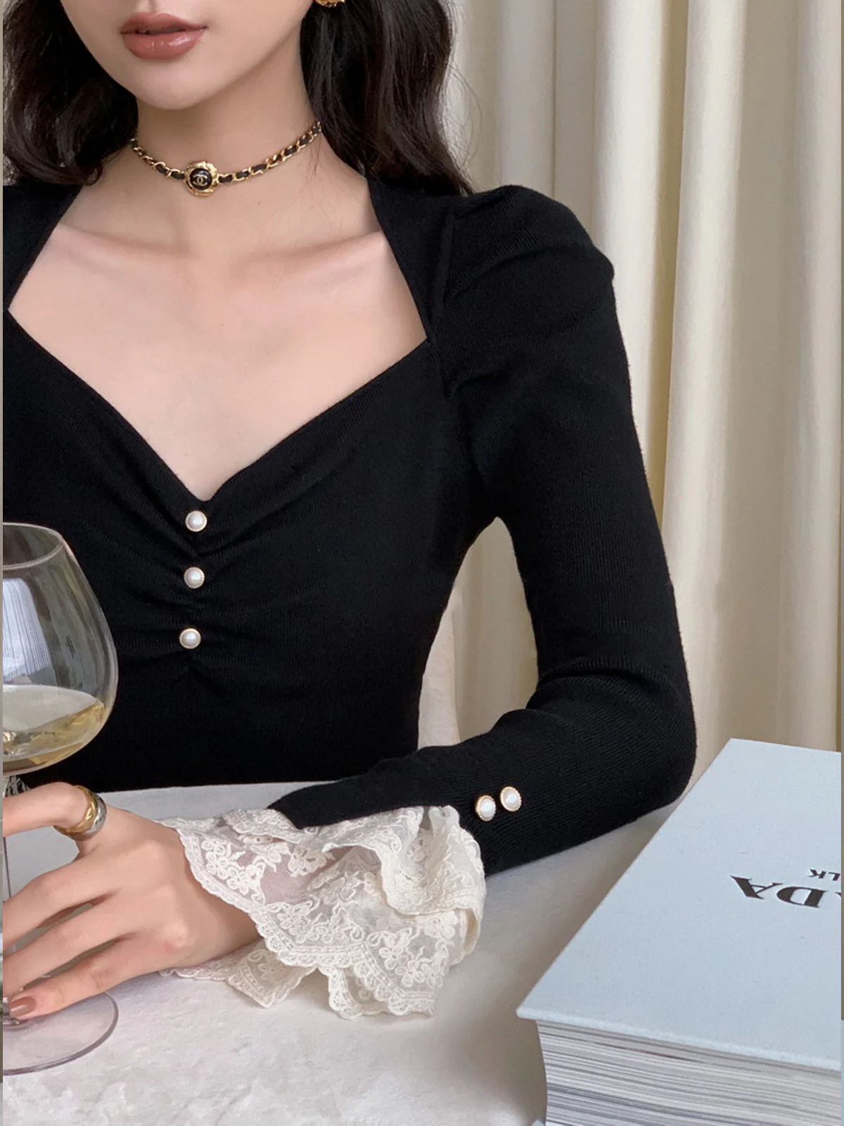 Lace Cuff Slim Sweater - Takermore