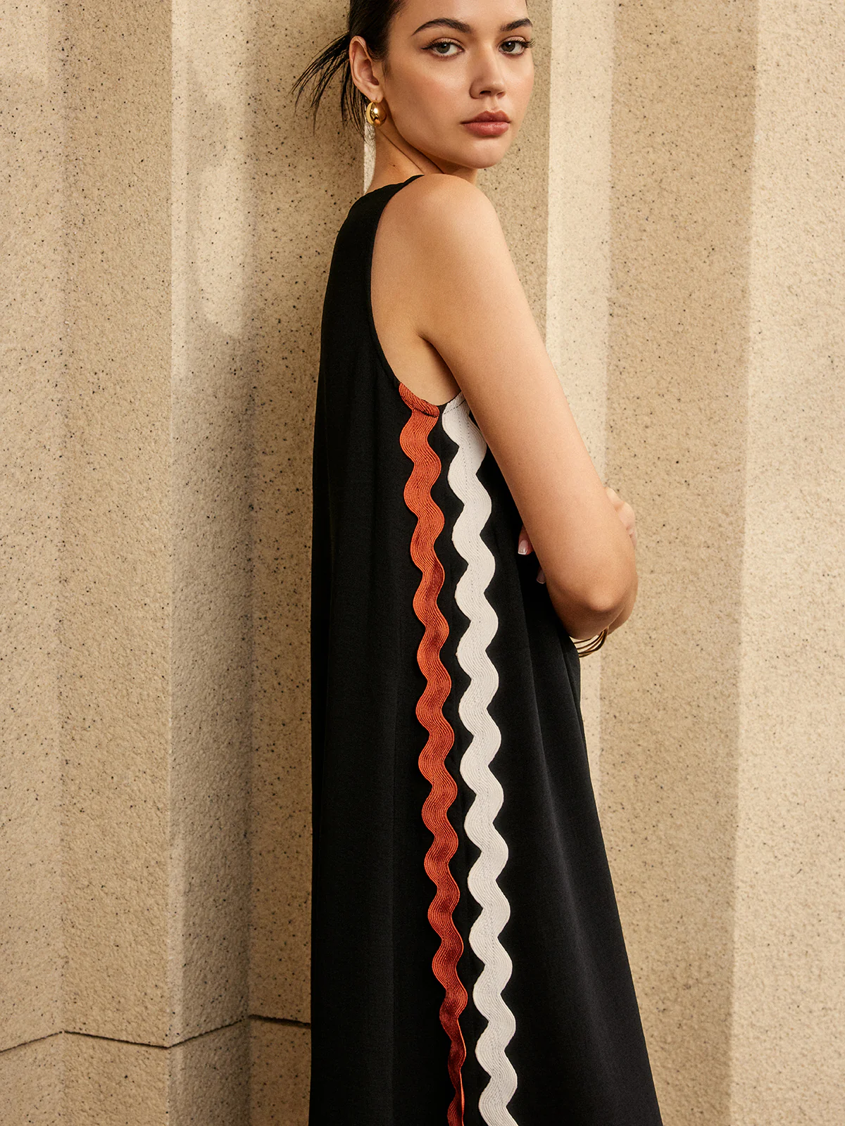 Contrast Trim Split Sleeveless Dress - Takermore