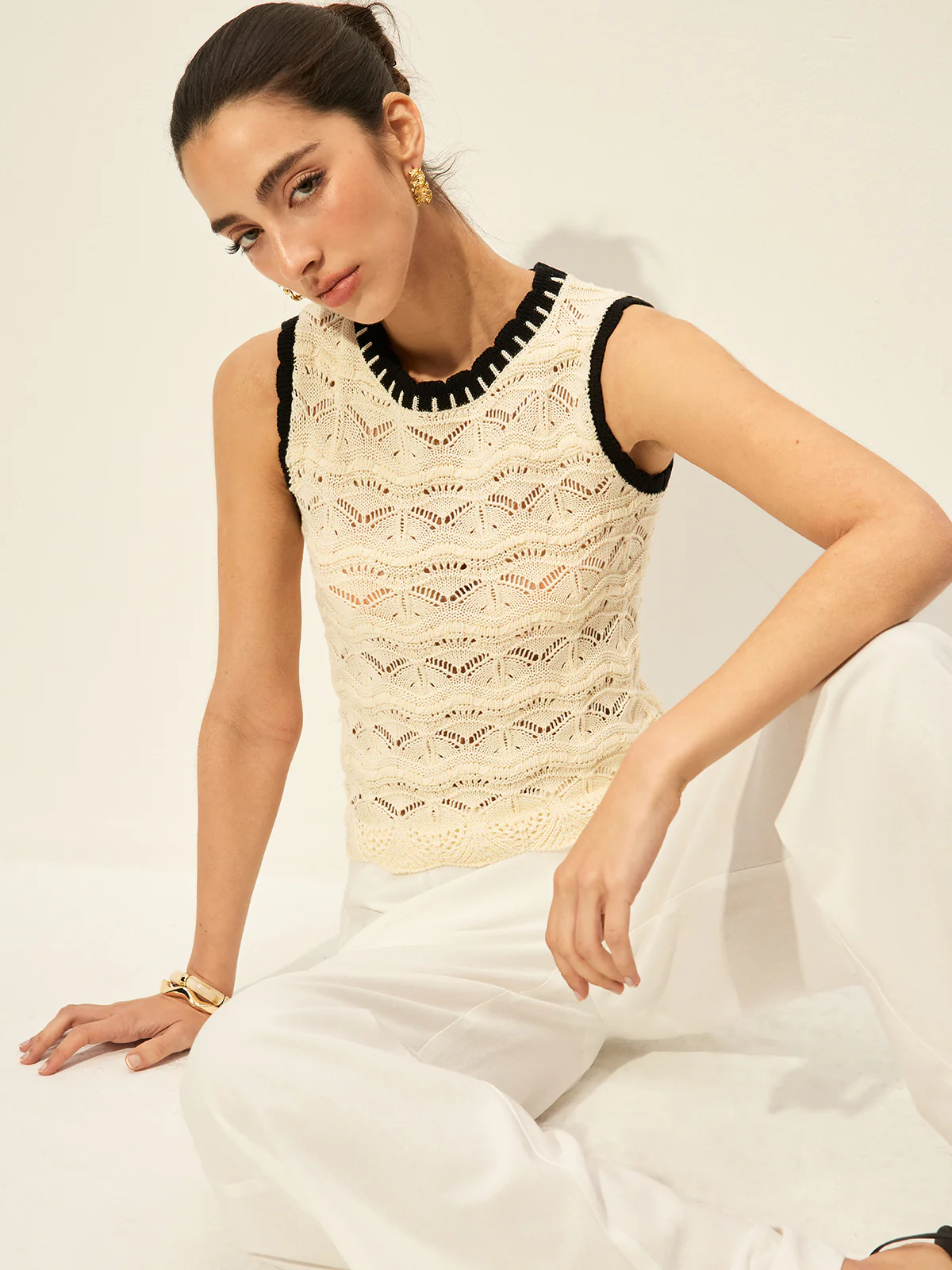 Crochet Contrast Trim Sweater Vest - Takermore