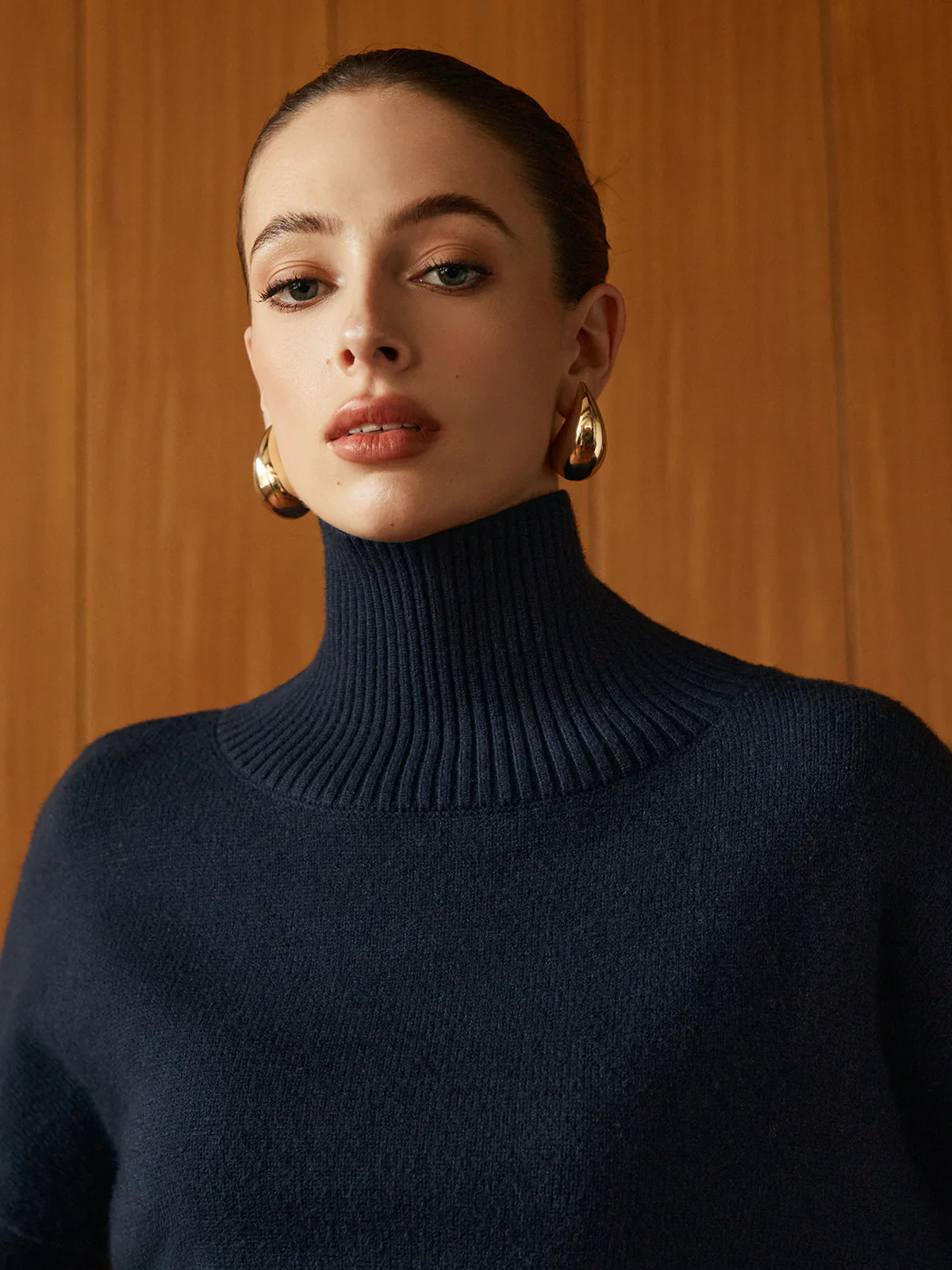 Versatile Plain Turtleneck Sweater - Takermore