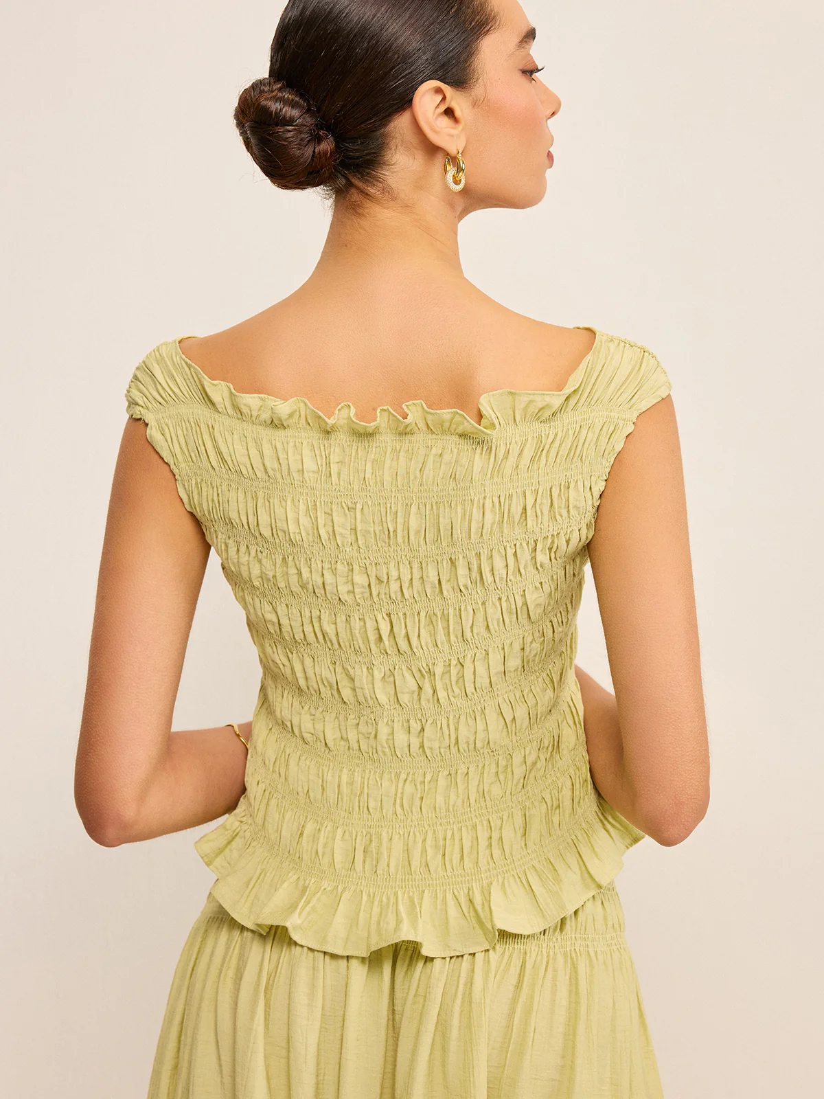 Reversible Pleated Linen Top with Ruffled Neckline - Takermore