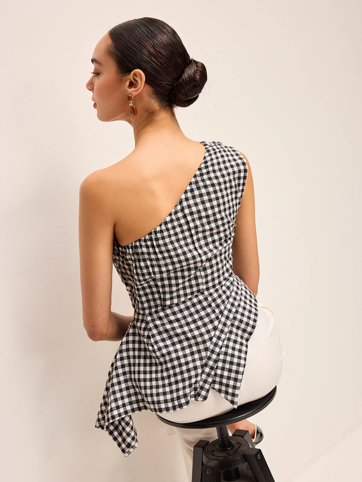 Asymmetrical Checkered One-Shoulder Tank Top - Takermore