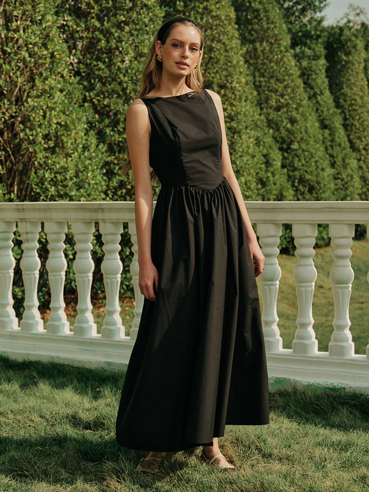 Backless Pleated Sleeveless Long Dress - Takermore