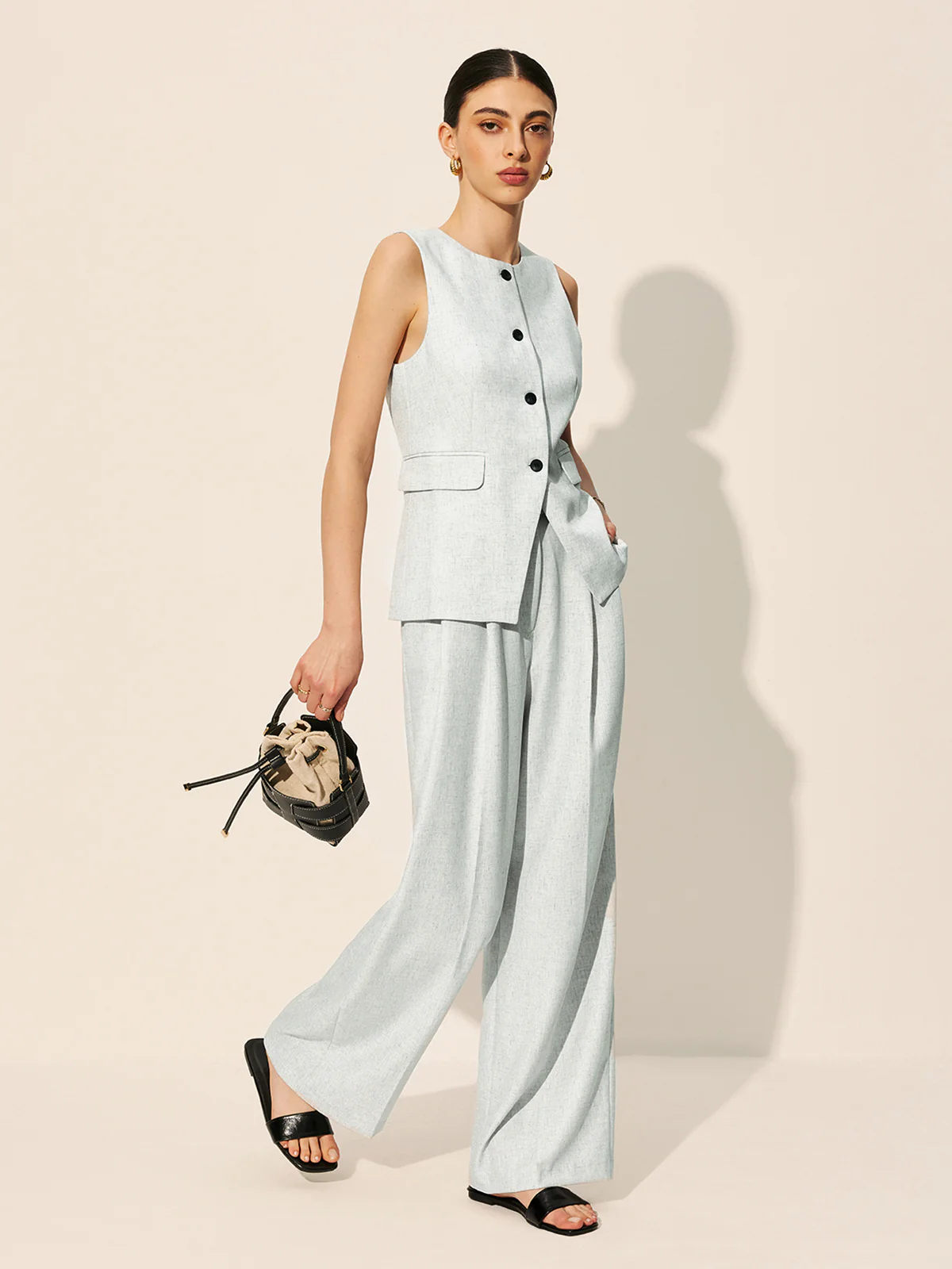 Pockets Sleeveless Tailored Vest - Takermore