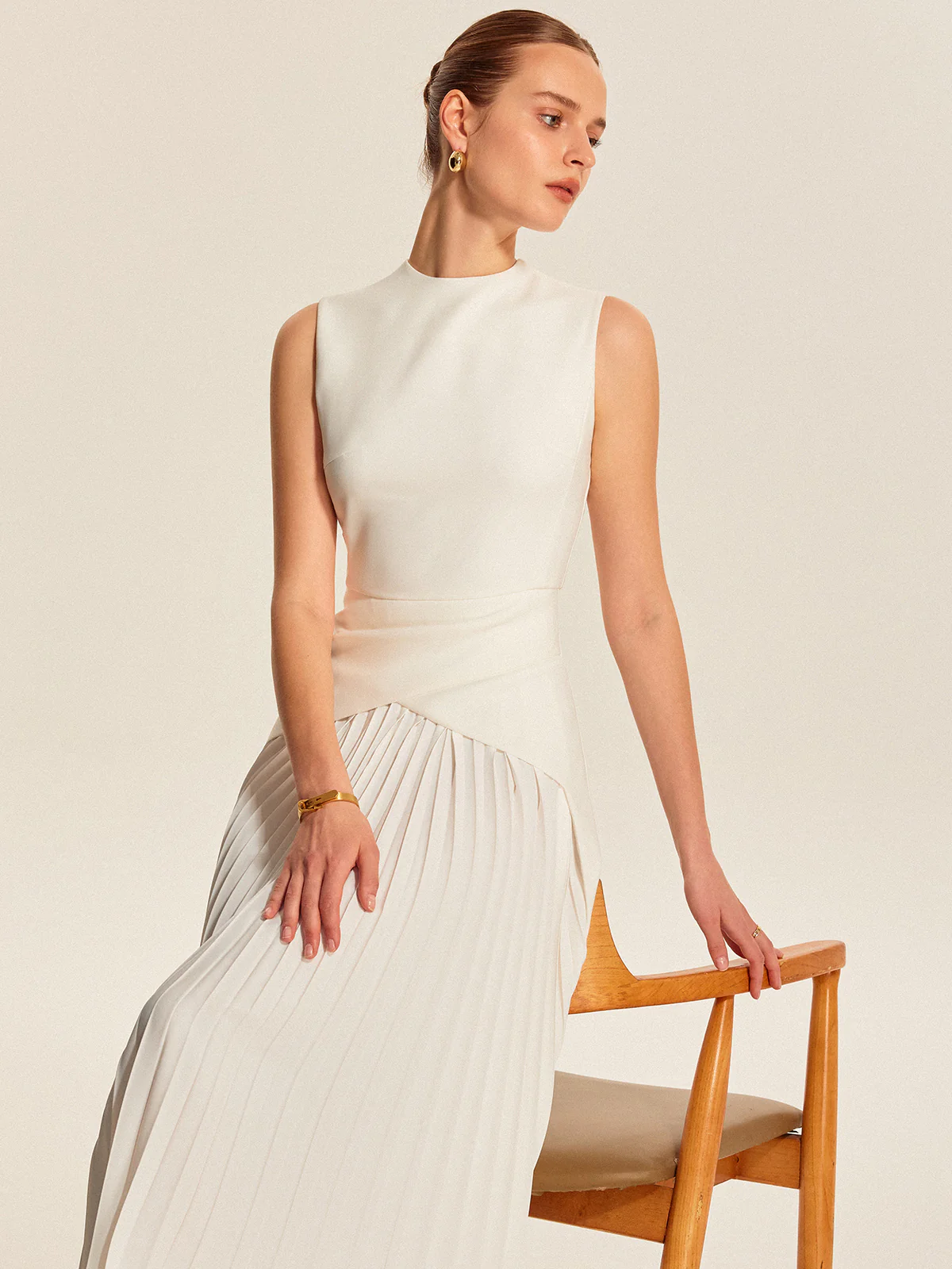Sleeveless Pleated Dress - Takermore