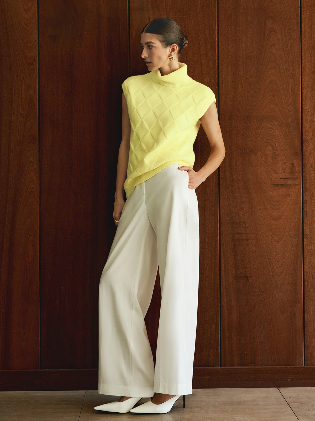 Turtleneck Diamond Sweater Vest - Takermore