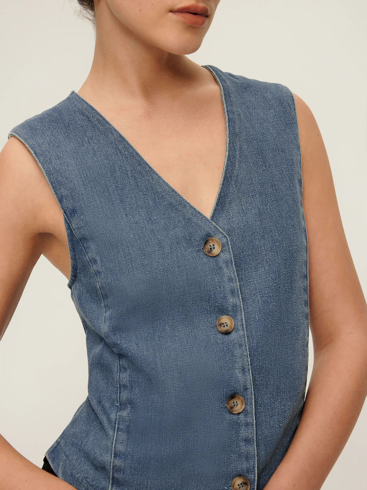 V-Neck Piping Button Denim Vest - Takermore