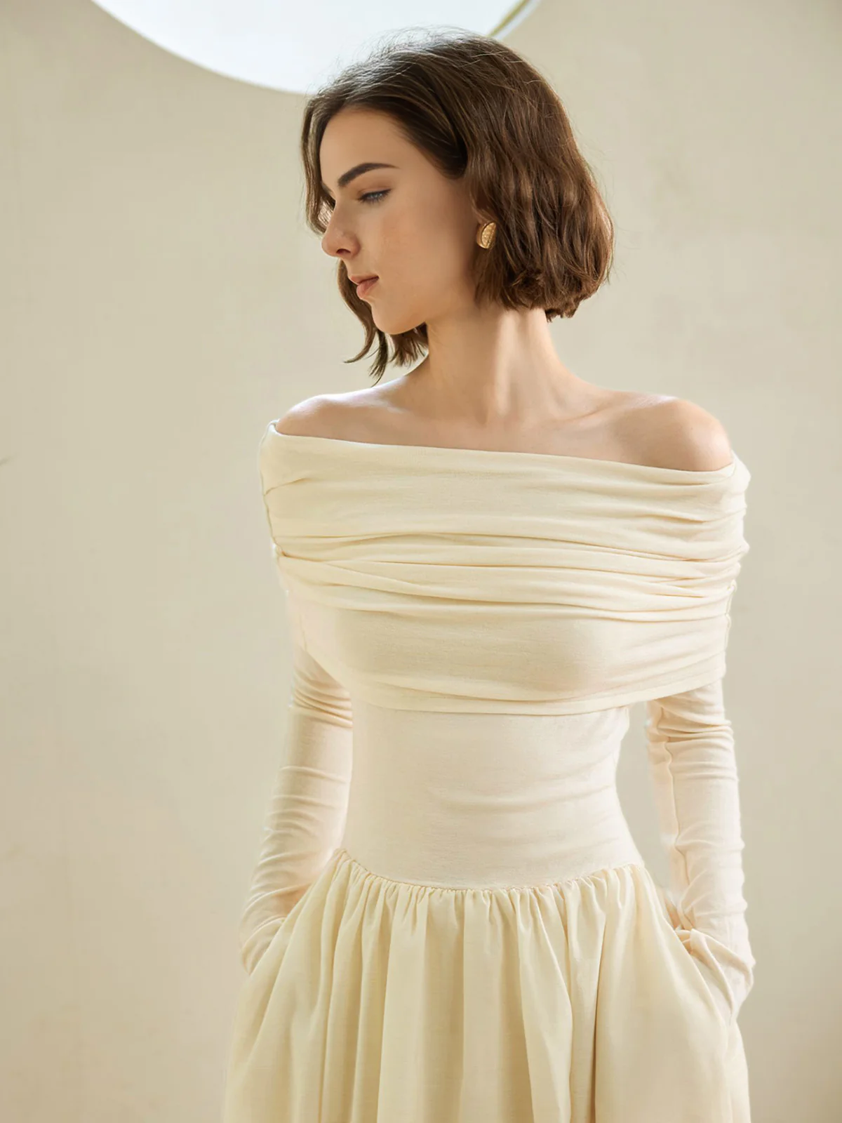 Off-Shoulder Bud Waist Pleated Knit Dress - Takermore