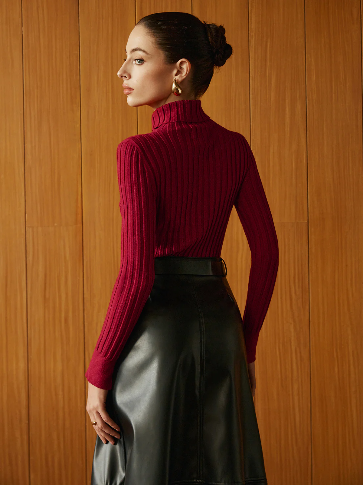 Turtleneck Ribbed Slim Sweater - Takermore