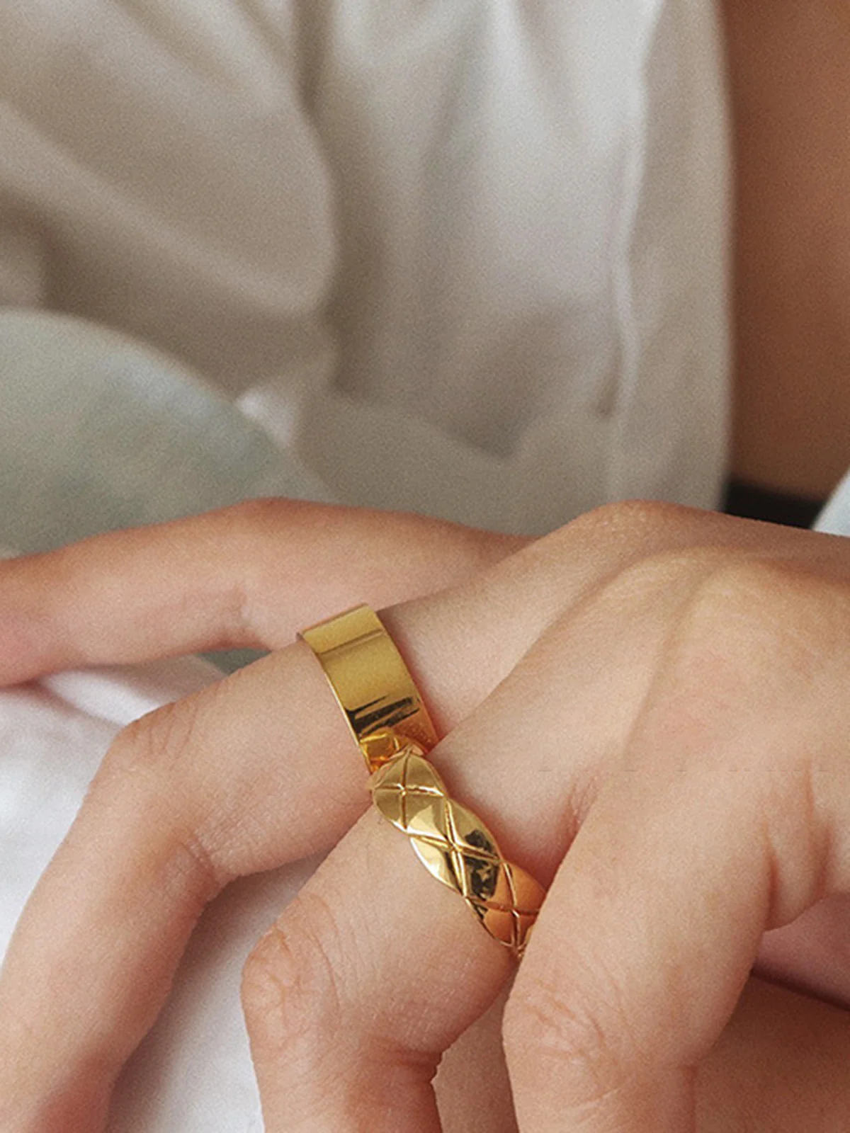 Rhombic Pattern Tunnel Ring - Takermore