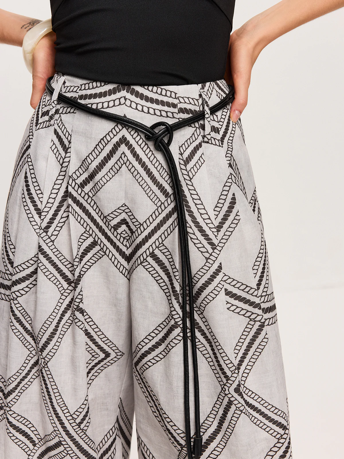Geometric Print Belted Wide-Leg Pants - Takermore