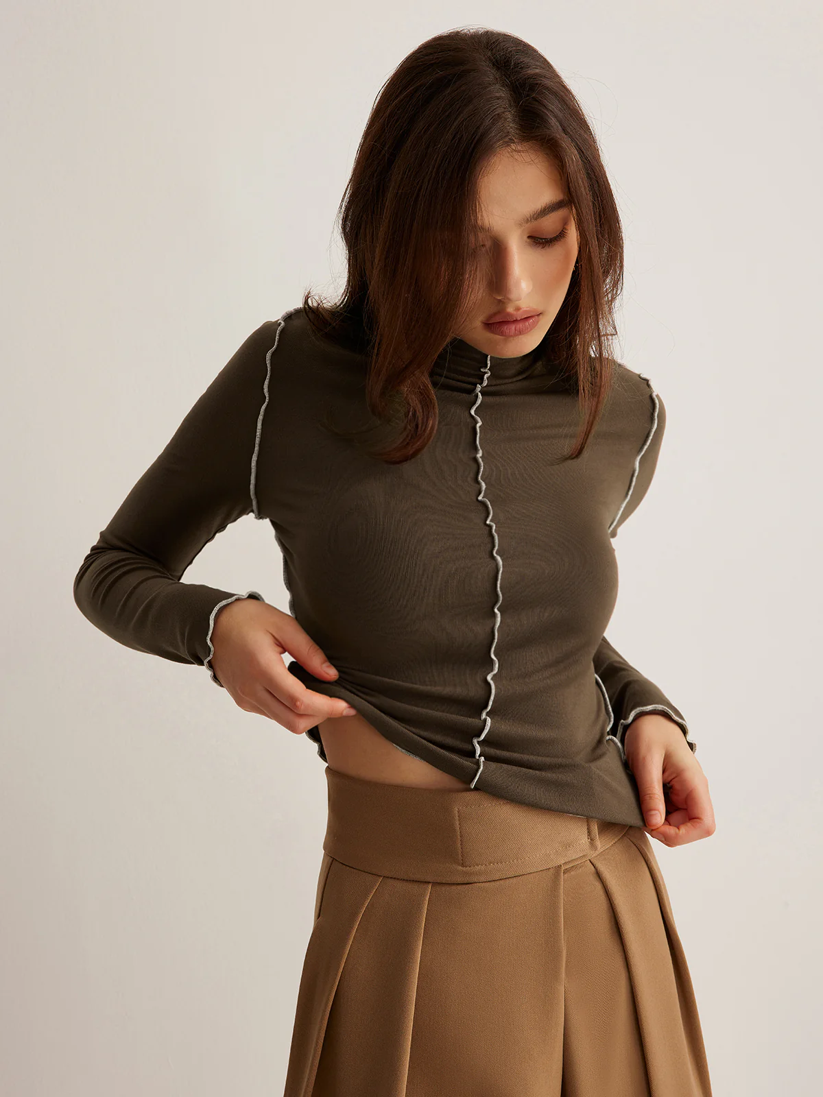Mock Neck Wave-Piping Jersey Top - Takermore