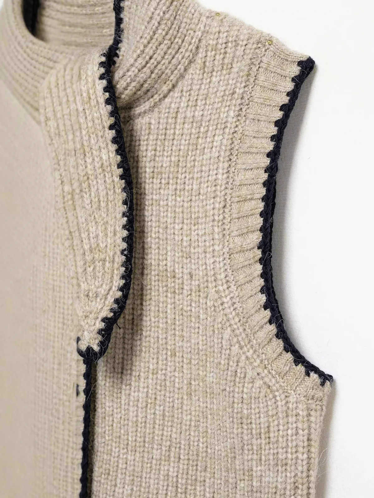 Tie Neck Contrast Trim Button Sweater Vest - Takermore