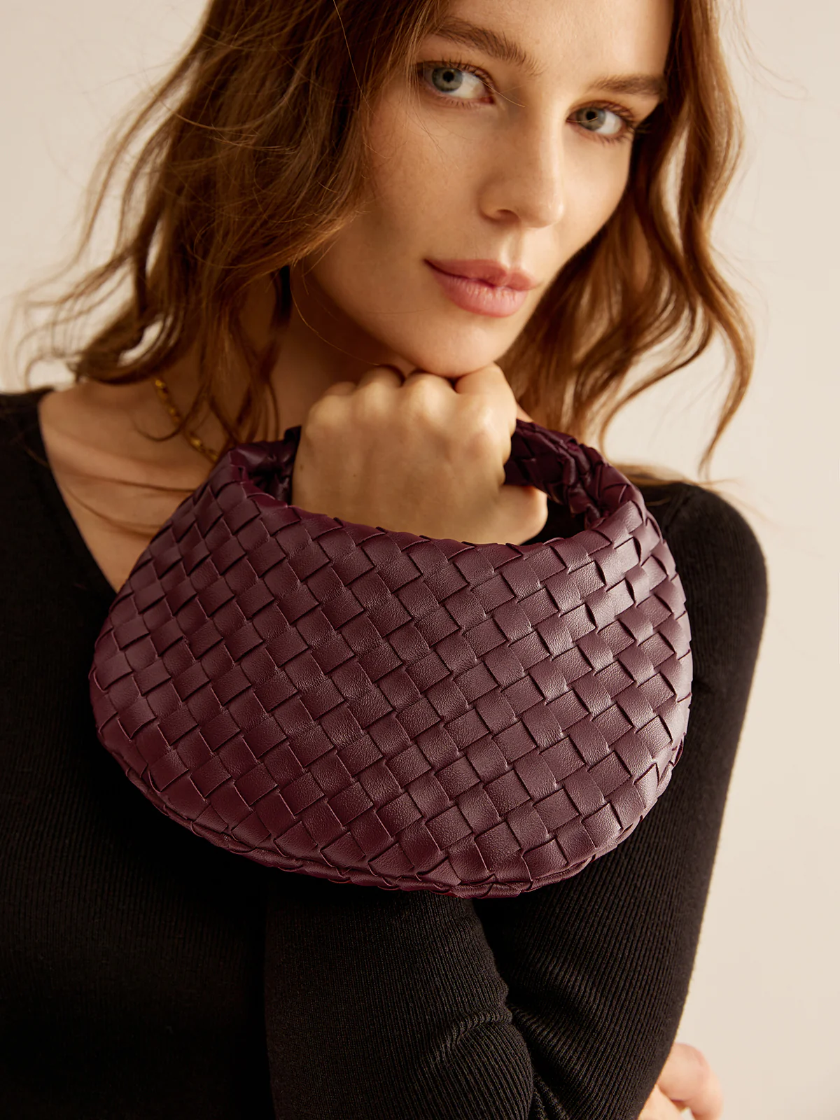 Rounded Woven Zipper Handbag - Takermore