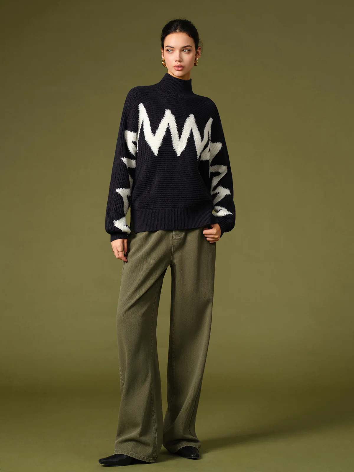 Mock Neck Contrast Binding Sweater - Takermore