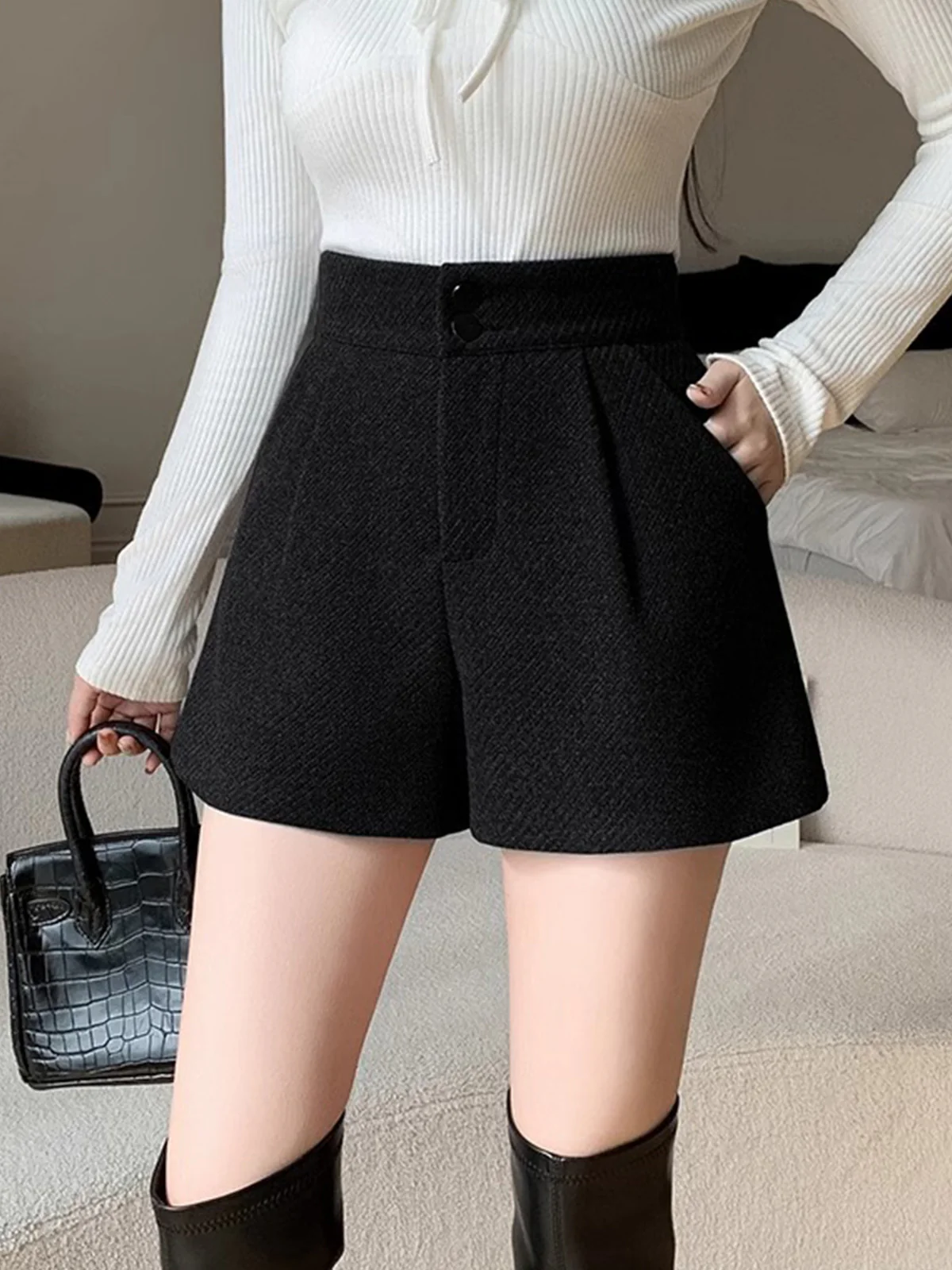 Mid-Waist Tweed Pockets Wide-Leg Shorts - Takermore