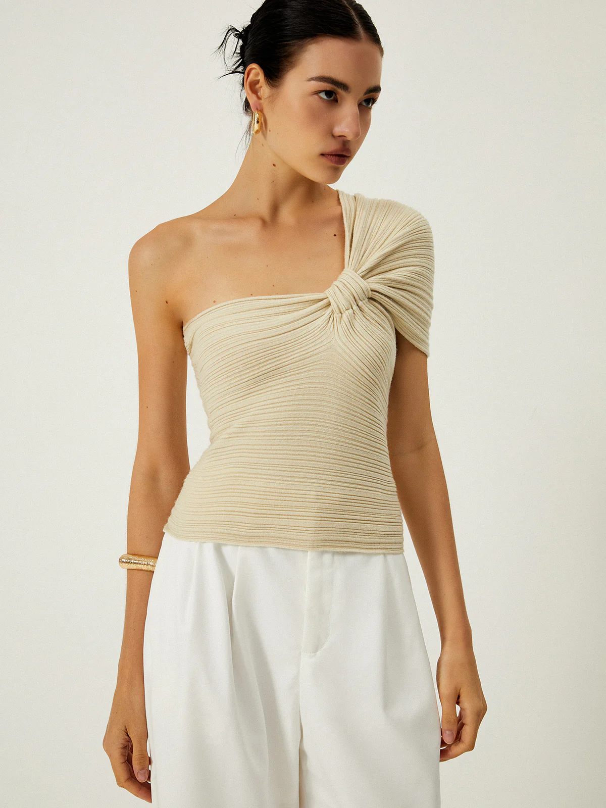 Asymmetrical One Shoulder Knotted Knit Top - Takermore