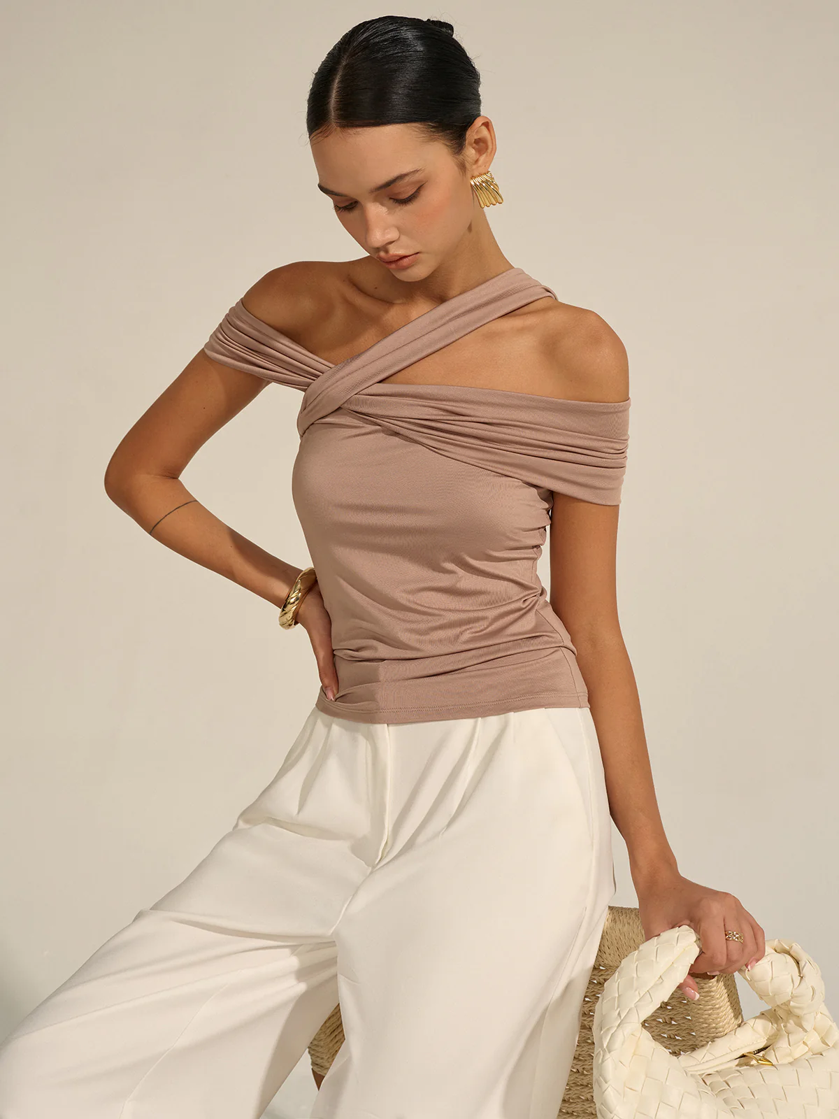 Asymmetrical Twist Off-Shoulder Top - Takermore