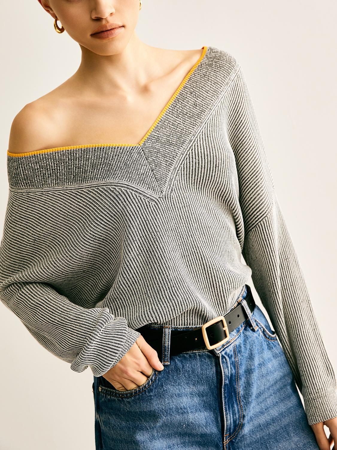 V-Neck Two-Tone Rib Knit Top - Takermore