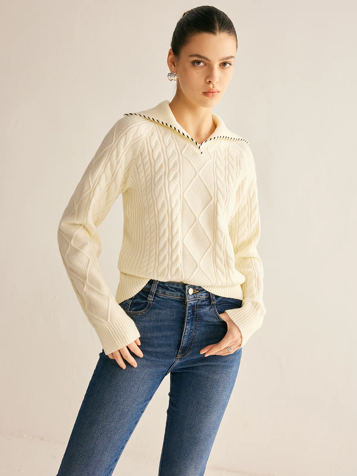 Contrast Trim Twist Sweater - Takermore