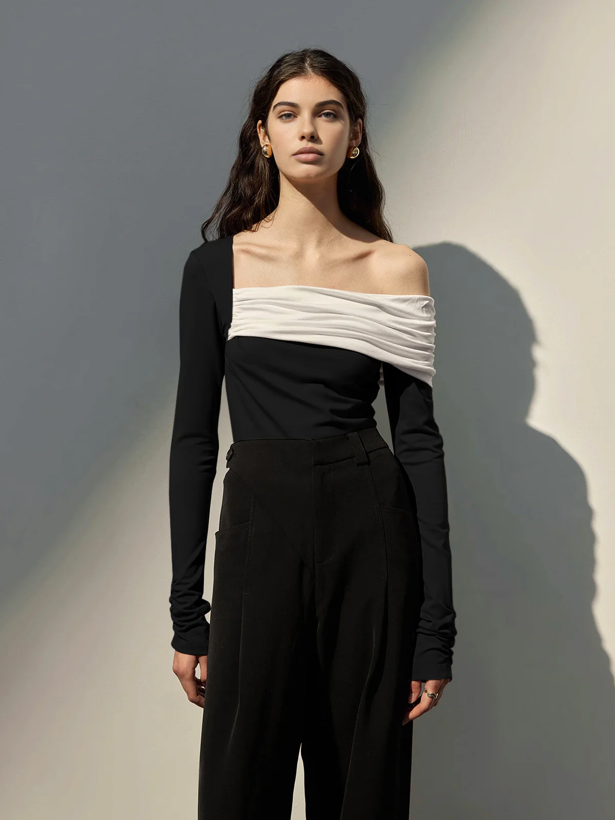 One-Shoulder Ruched Slim Top - Takermore