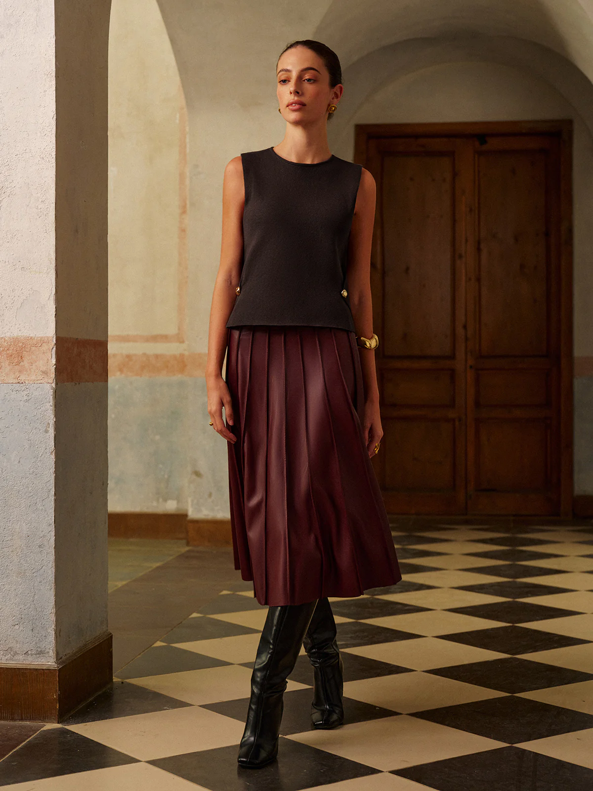 Metal-Detail Regular Fit Sweater Vest - Takermore