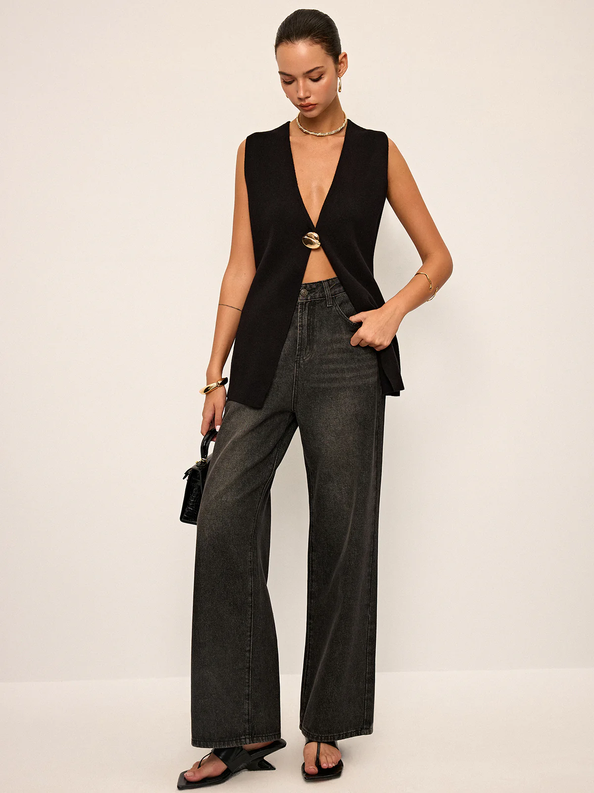 Metal Detail Sleeveless Vest - Takermore