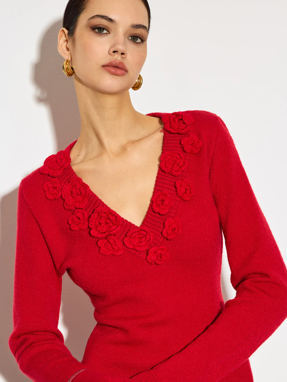 V-Neck 3D Flower Skinny Knit Top - Takermore