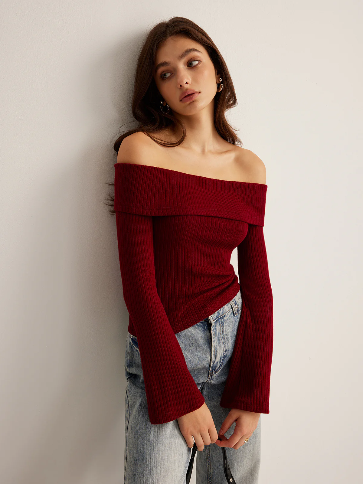 Off-Shoulder Ribbed Slim Top - Takermore