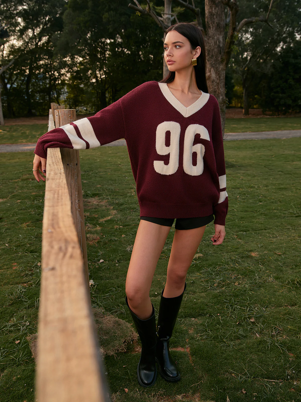 V-Neck Contrast Binding Sweater - Takermore