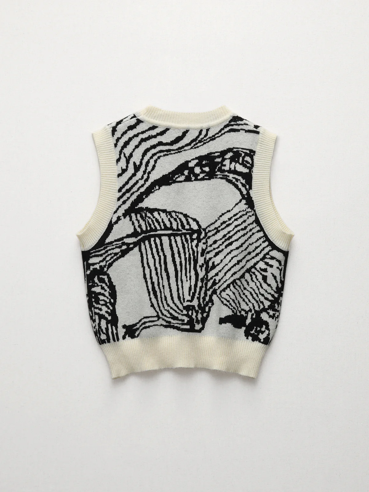 Contrast Trim Floral Sweater Vest - Takermore