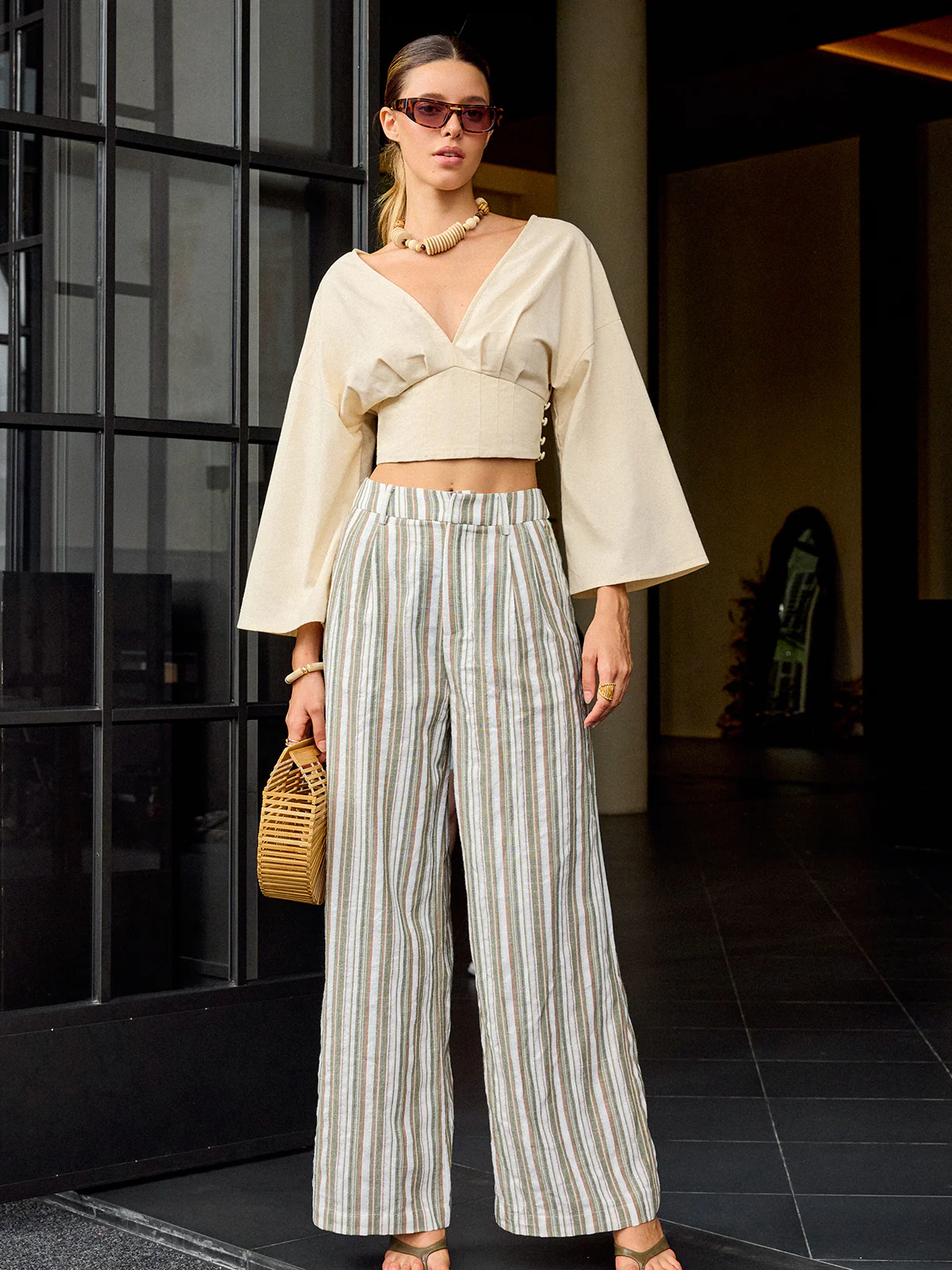 V-Neck Crop Top - Takermore