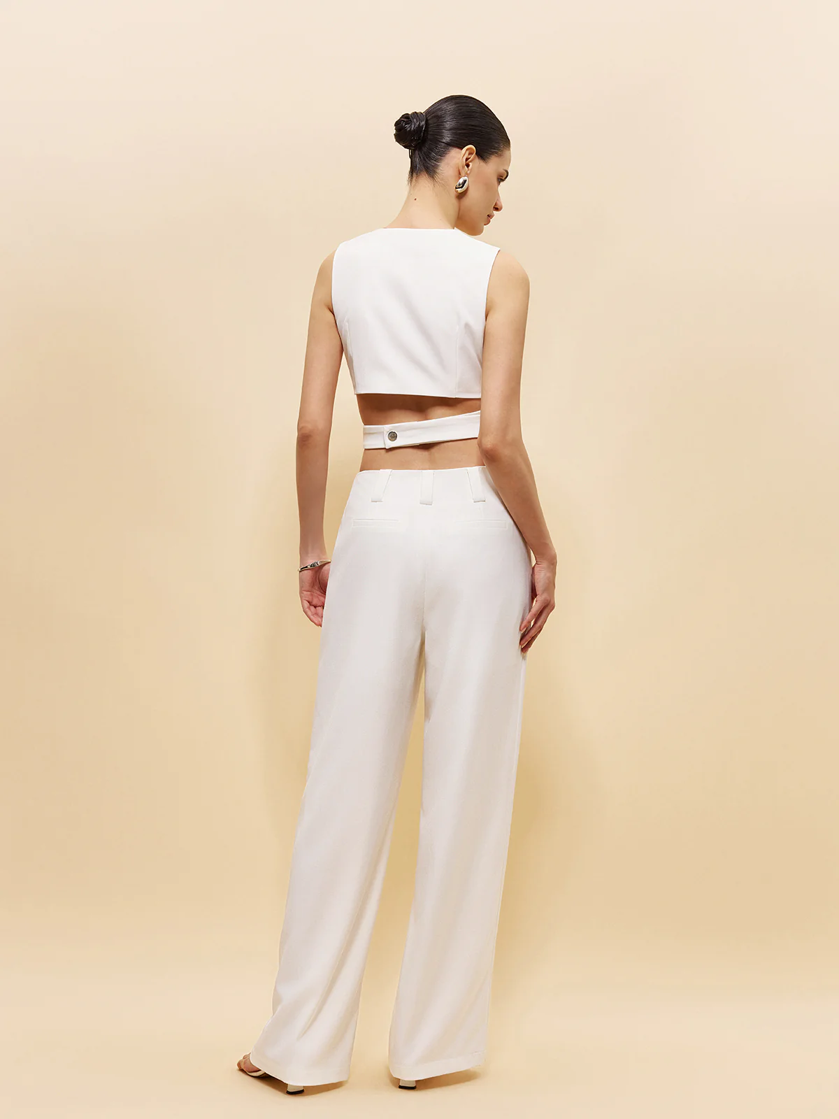 V-Neck Crop Top With Side Ring Detail - Takermore