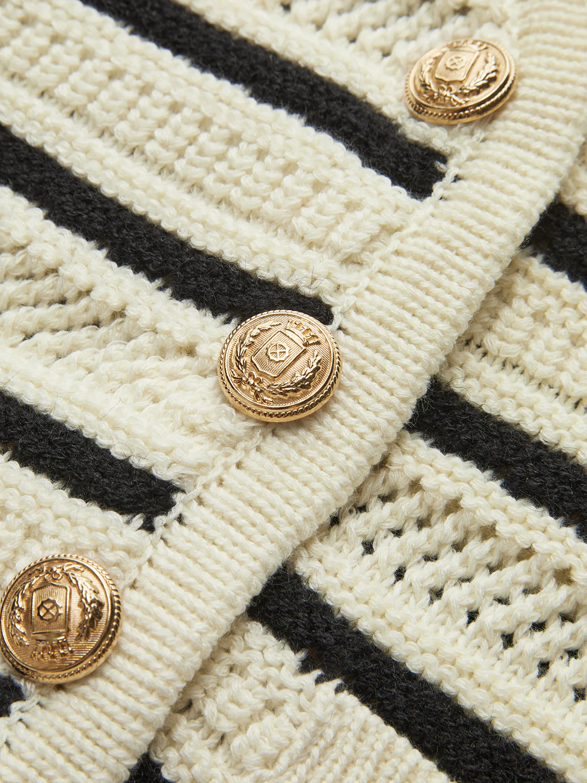 Knitted V-Neck Vest - Takermore