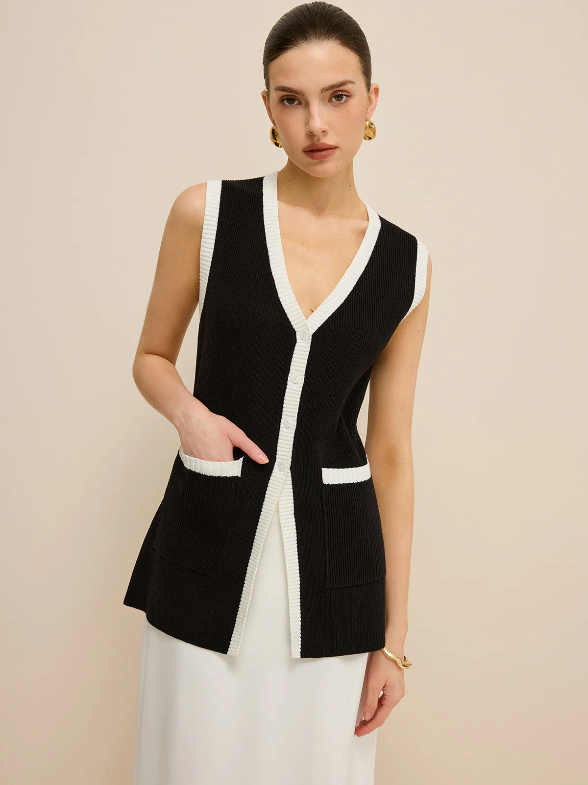 Contrast Trim V-Neck Knit Vest - Takermore