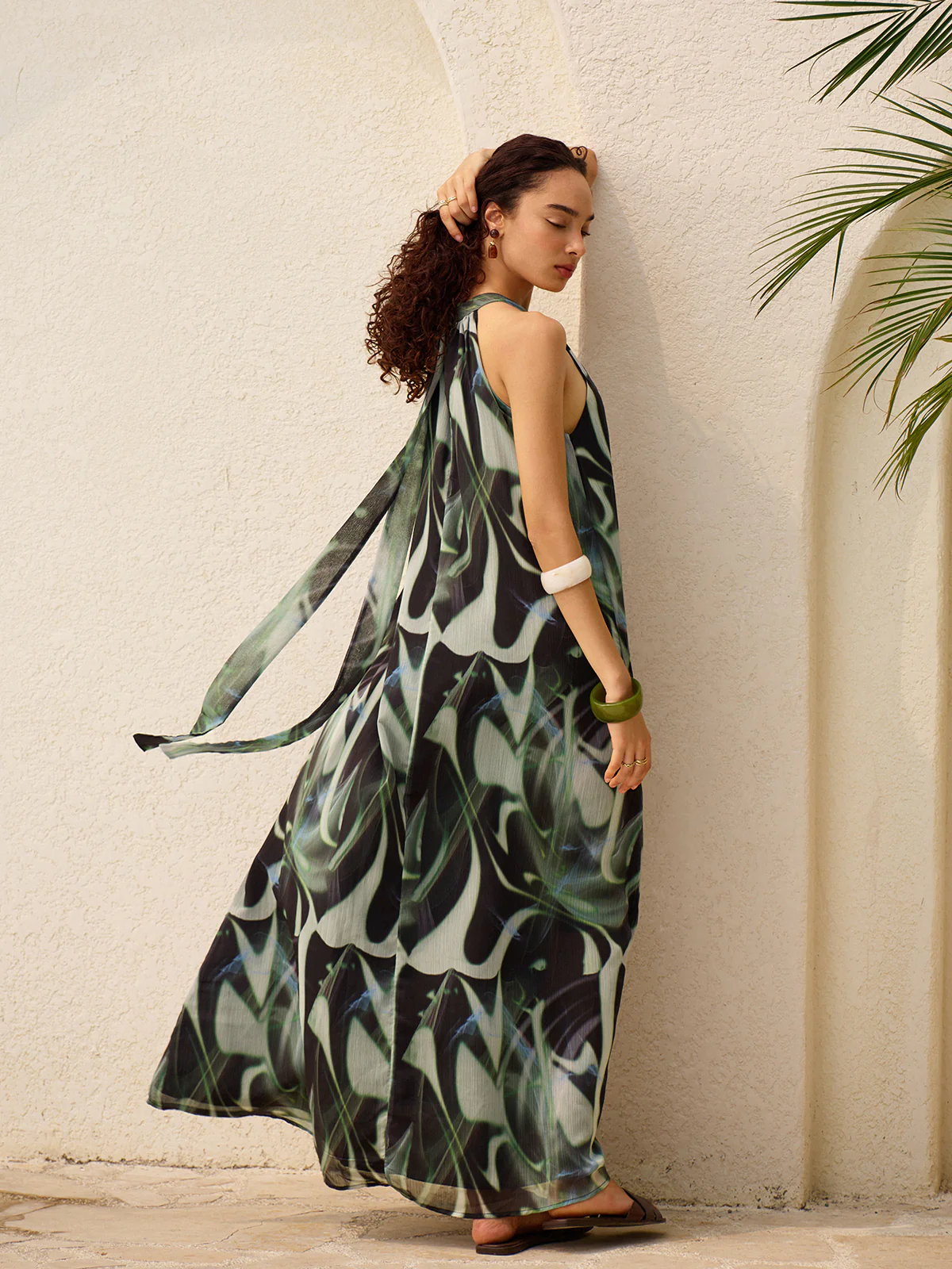 Flowy Abstract Halter Dress - Takermore