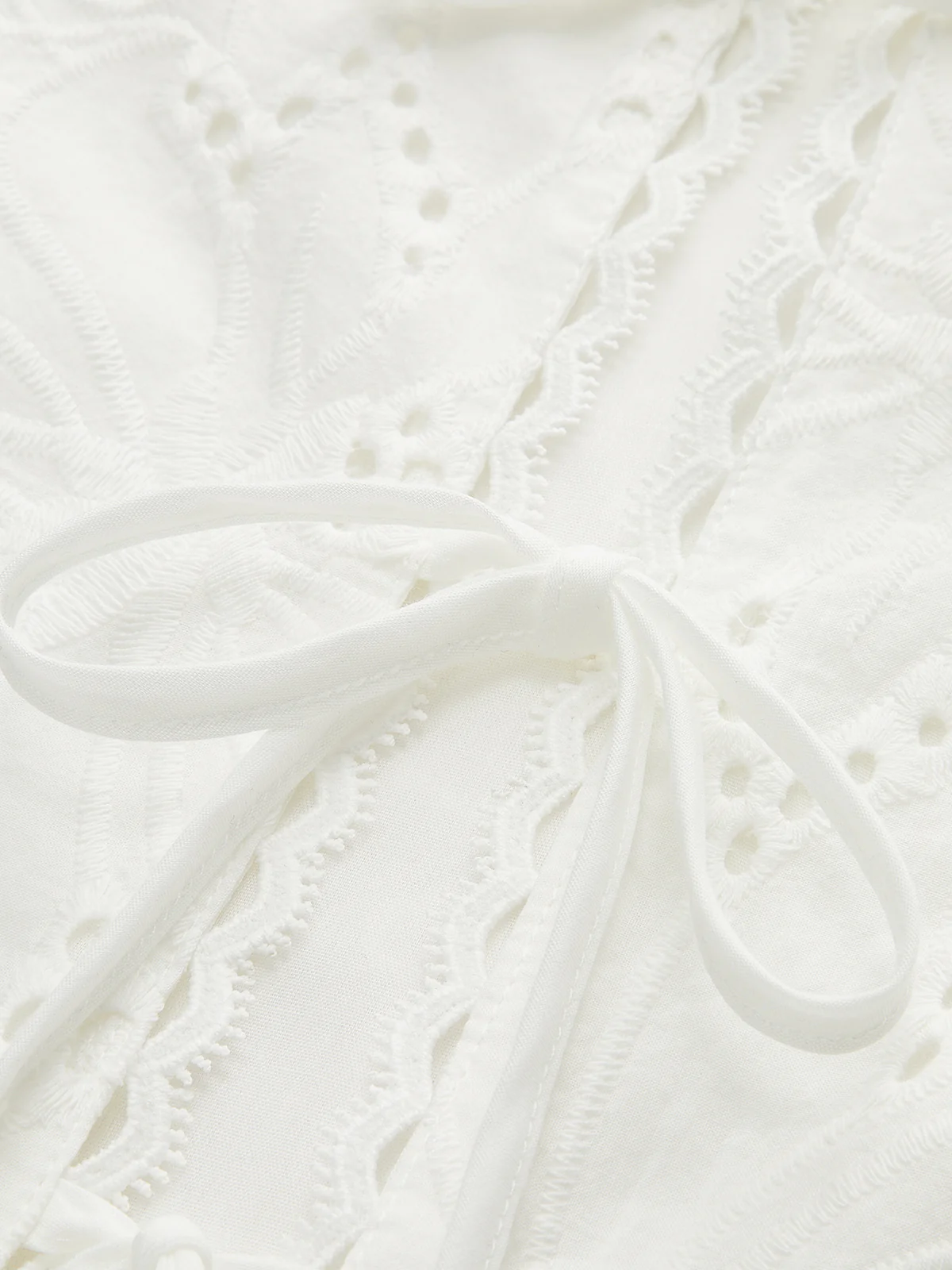 Sleeveless Eyelet Lace-Up Crop Top - Takermore