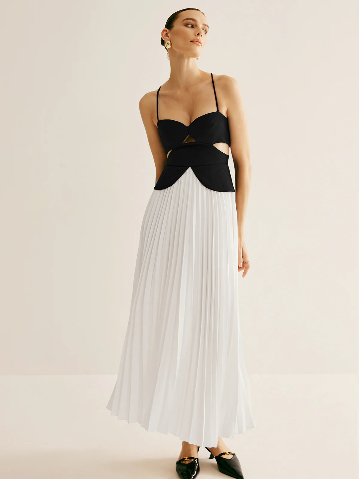 Two Tone Panel Cutout Pleated Dress - Takermore