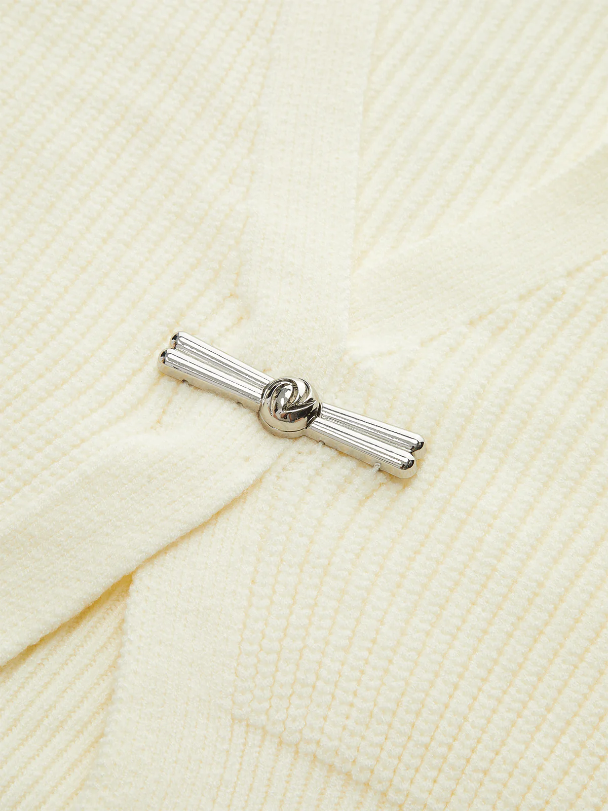 Metal Buckle Waisted Sweater Vest - Takermore